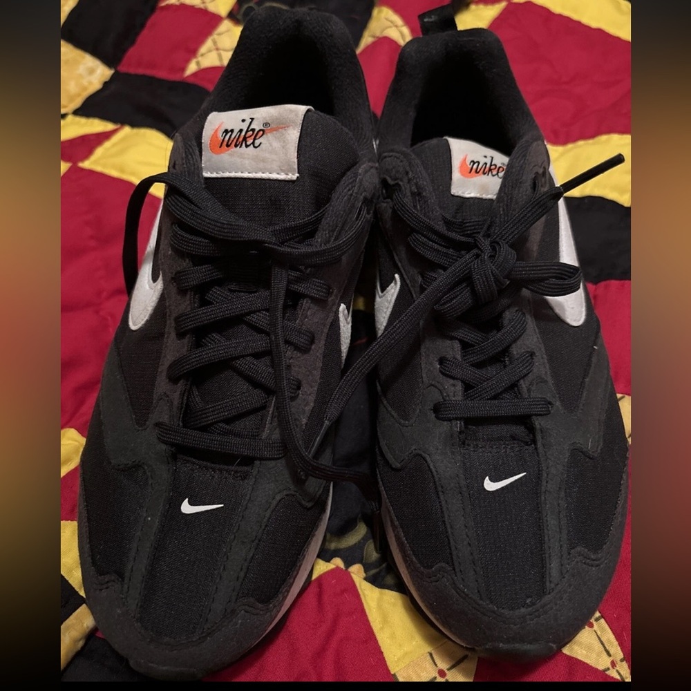 Nike Air Max Dawn Casual Shoes Black White DC4068-001 Women’s Size 7
